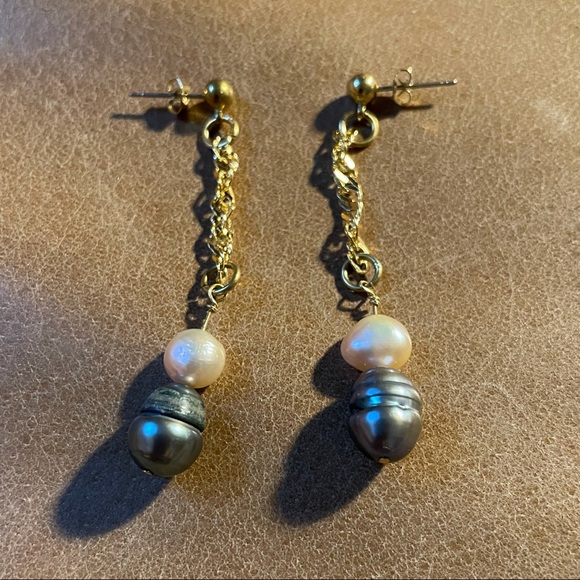 Jewelry - Baroque freshwater pearl earrings